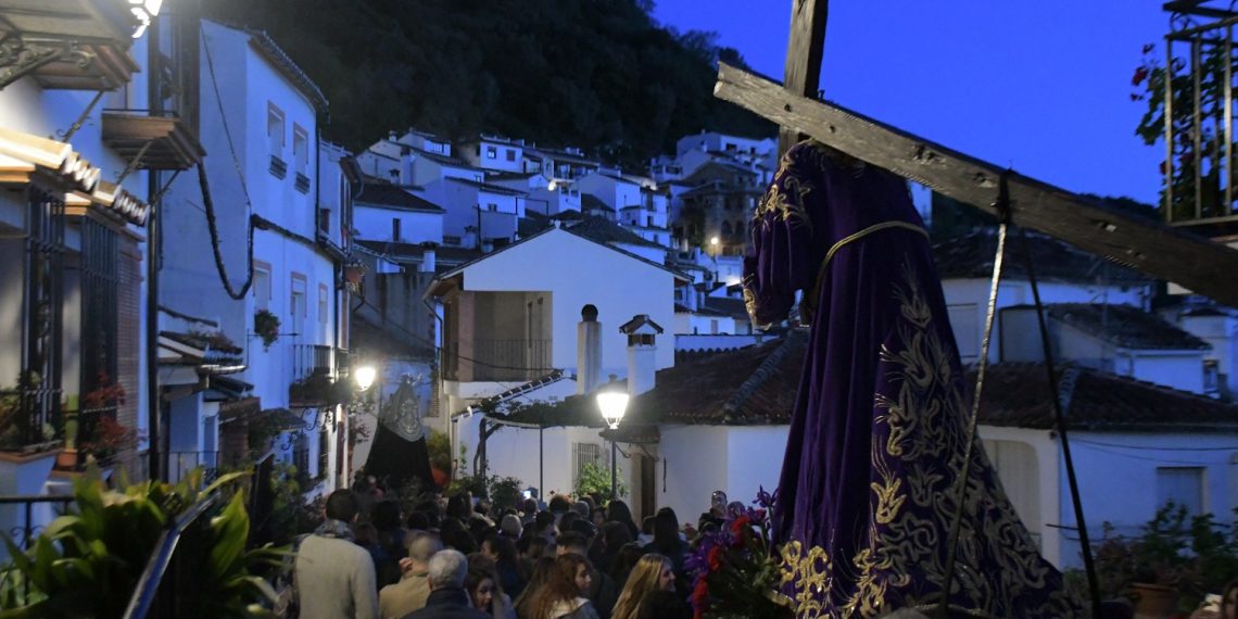 LA SEMANA SANTA DE BENALAURÍA Y SU SINGULAR PROCESIÓN DE ‘LOS MANDAÍTOS’