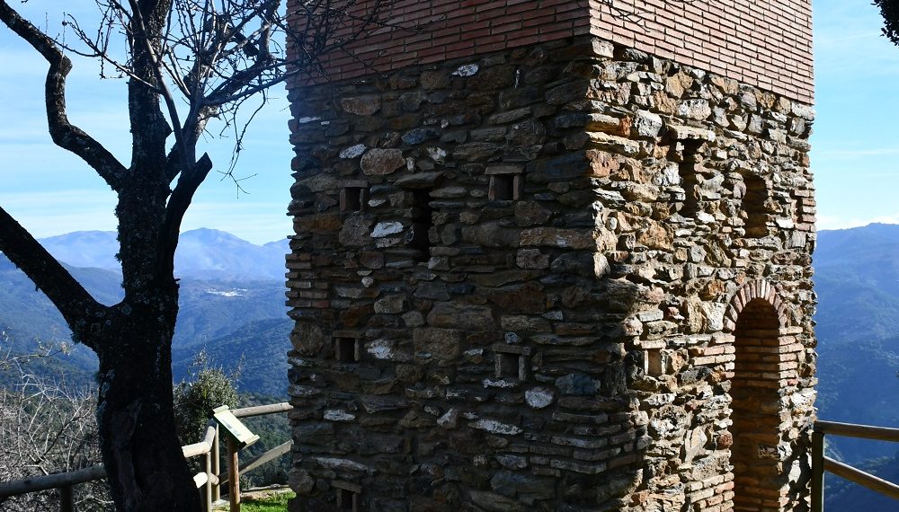 EL TORREÓN DE BENALAURÍA, UN RINCÓN SINGULAR DE MÁLAGA
