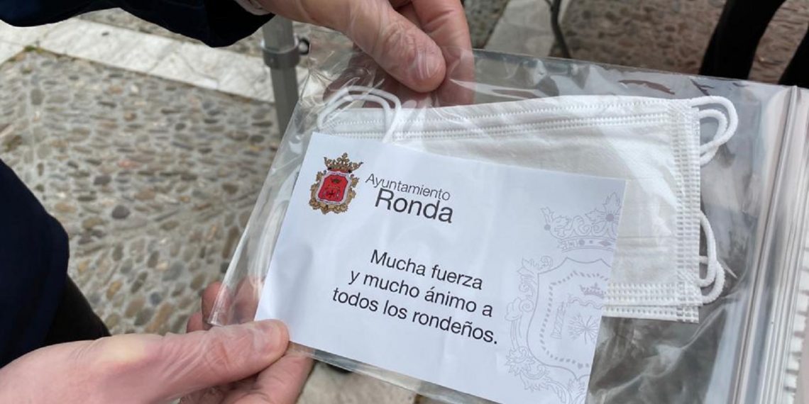 EL AYUNTAMIENTO REPARTIRÁ MASCARILLAS MAÑANA EN LA ZONA CENTRO Y LA BARRIADA DE PADRE JESÚS