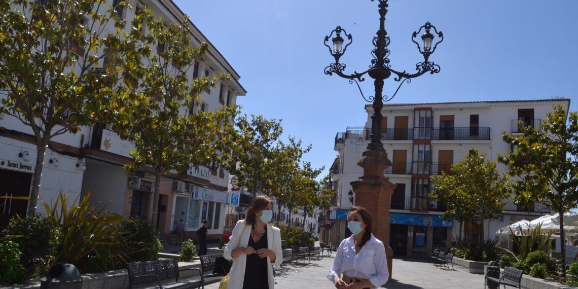 EL AYUNTAMIENTO PRESENTA LAS ACTUACIONES EN LA PLAZA CARMEN ABELA DENTRO DE UN PLAN DE MEJORA EN LOS BARRIOS