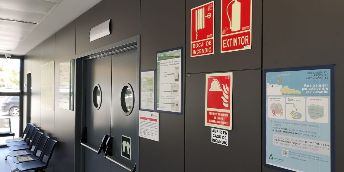 El Hospital de Ronda lleva a cabo una serie de medidas para garantizar la seguridad en las consultas externas con motivo de la Covid-19