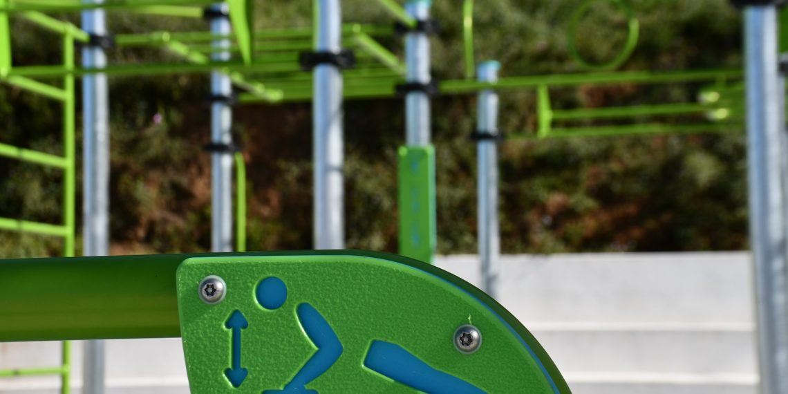 JUBRIQUE CONCLUYE LA CREACIÓN DE UN PARQUE DE CALISTENIA