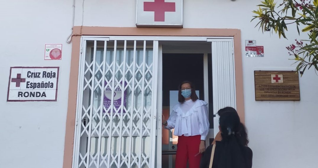 EL AYUNTAMIENTO Y CRUZ ROJA INICIAN EL REPARTO DE ‘TARJETAS MONEDERO’ A FAMILIAS SIN RECURSOS DE LA CIUDAD