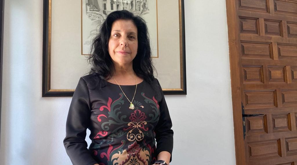 EL AYUNTAMIENTO INVERTIRÁ 434.000 EUROS EN UN NUEVO CAMIÓN Y 200 CONTENEDORES CON MAYOR CAPACIDAD Y USO MÁS HIGIÉNICO