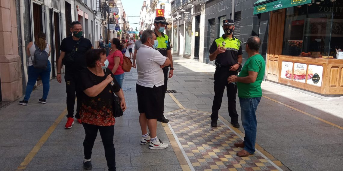 LA POLICÍA LOCAL INICIA UNA SERIE DE CONTROLES PARA GARANTIZAR EL USO DE LAS MASCARILLAS POR PARTE DE LOS CIUDADANOS