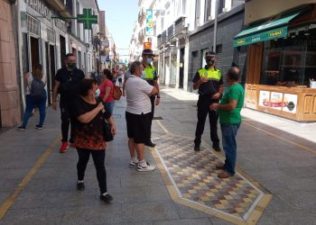 LA POLICÍA LOCAL INICIA UNA SERIE DE CONTROLES PARA GARANTIZAR EL USO DE LAS MASCARILLAS POR PARTE DE LOS CIUDADANOS