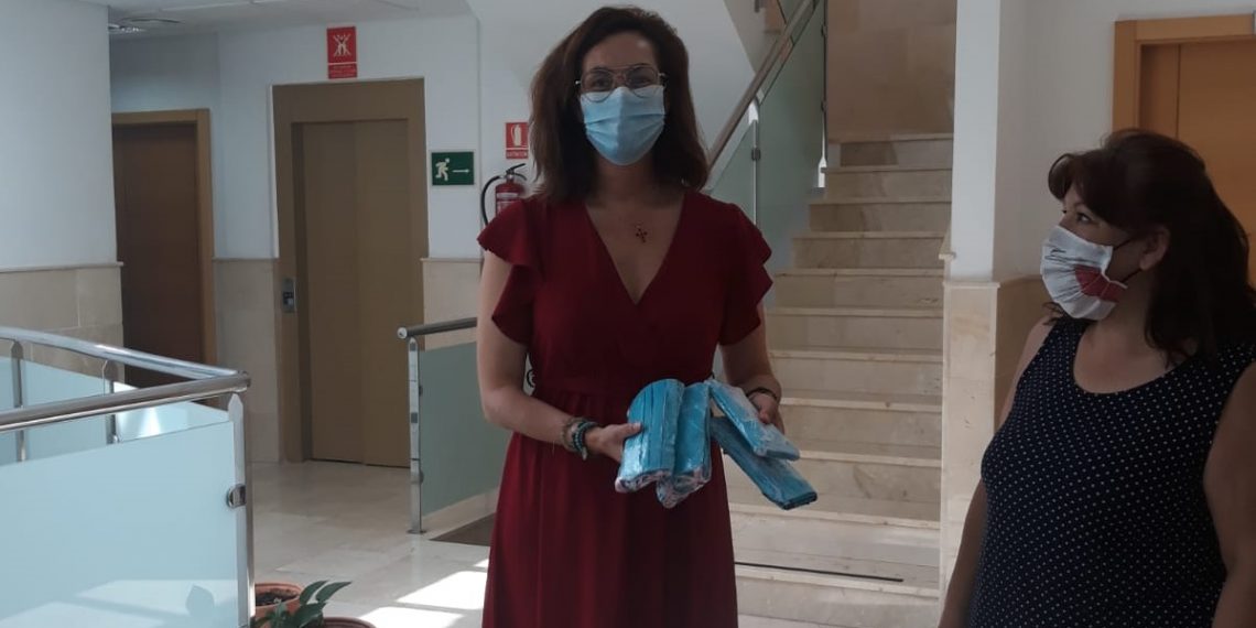 EL AYUNTAMIENTO RECONOCE LA LABOR DE LA ASOCIACIÓN ‘FIBRORONDA’ QUE CESA SU ACTIVIDAD TRAS AÑOS DE LABOR EN LA CIUDAD