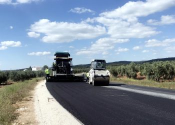 La Junta asfalta entre mañana y pasado el camino que conecta Arriate con la futura variante