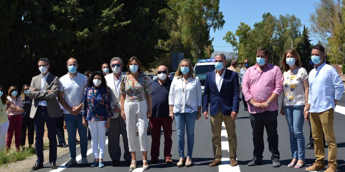 LA ALCALDESA DE RONDA, EL CONSEJERO DE PRESIDENCIA ELIAS BENDODO Y LA CONSEJERA DE FOMENTO INAUGURAN LAS OBRAS DE LA CARRETERA A-367, RONDA-ARDALES.