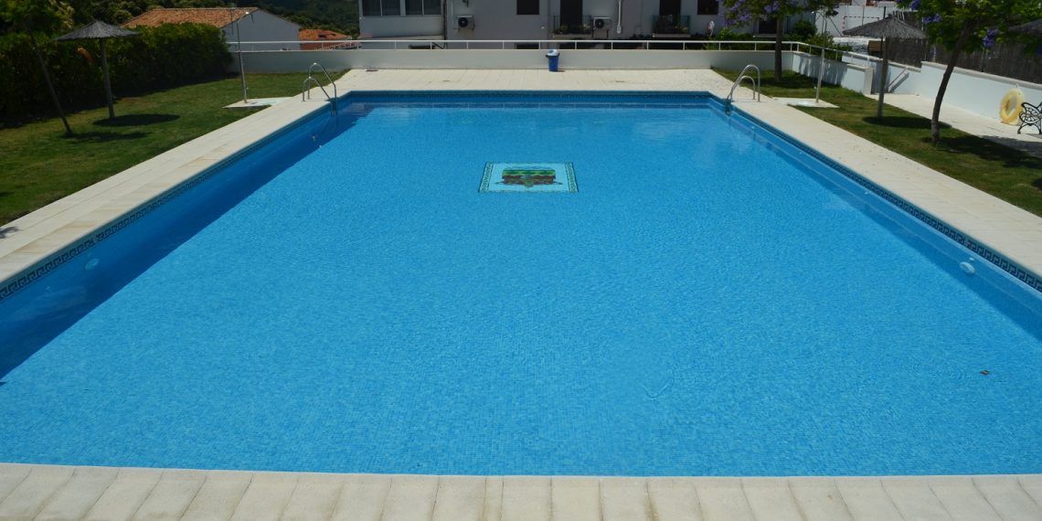 FARAJÁN INICIA OBRAS DE ACONDICIONAMIENTO EN SU PISCINA MUNICIPAL