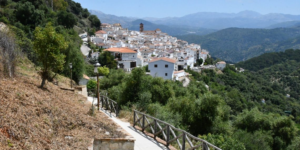 ALGATOCÍN ADECENTA MÚLTIPLES PUNTOS DE SU TÉRMINO MUNICIPAL