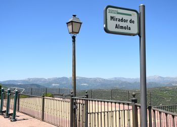 PUJERRA SE ASOMA AL MIRADOR DE ALMOLA