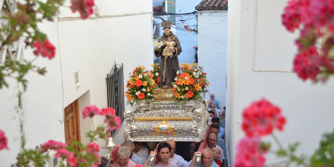 PUJERRA AÑORÓ SU FERIA EN HONOR A SAN ANTONIO DE PADUA