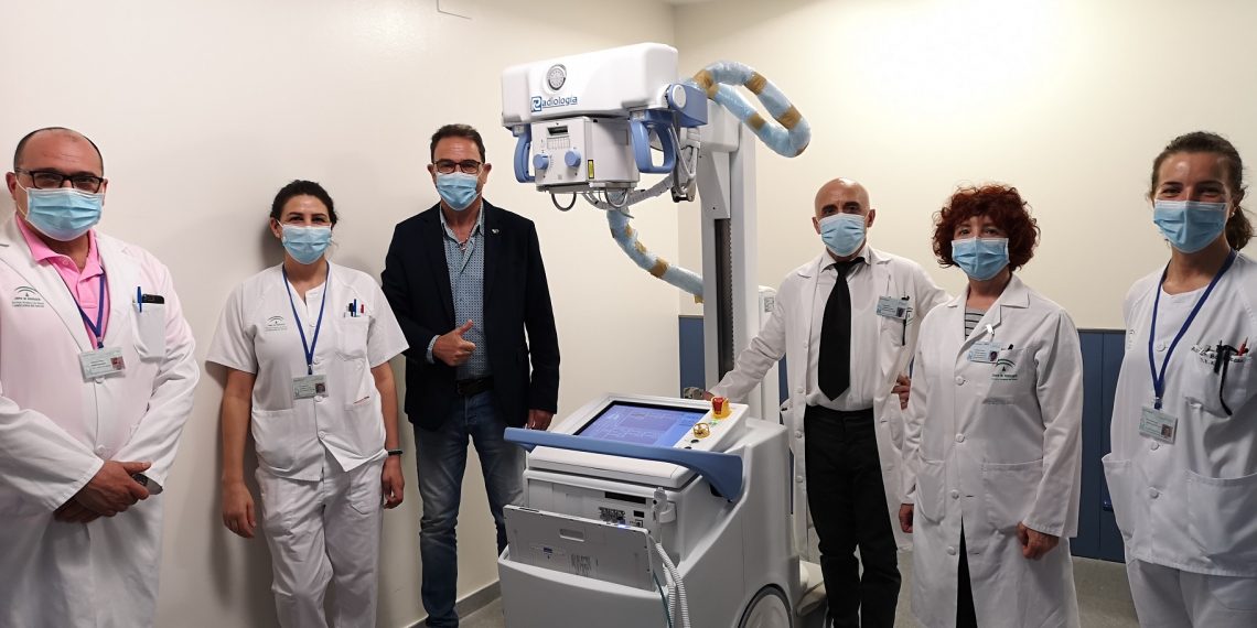El Hospital de Ronda recibe un equipo de radiología portátil donado por Endesa para la lucha contra el Covid-19