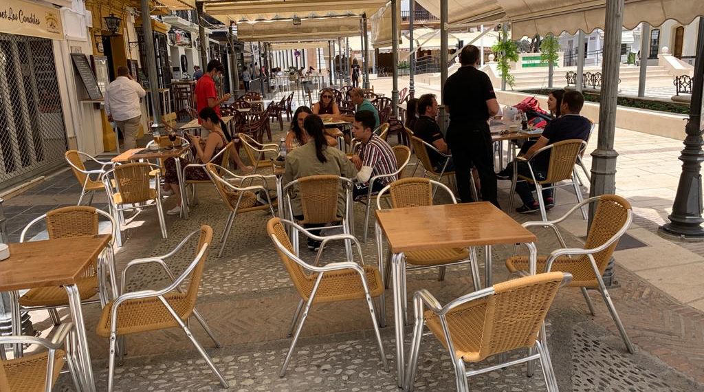 EL AYUNTAMIENTO AMPLÍA HASTA LAS 03.00 H. EL HORARIO DE APERTURA DE TERRAZAS LOS VIERNES, SÁBADOS Y VÍSPERAS DE FESTIVO