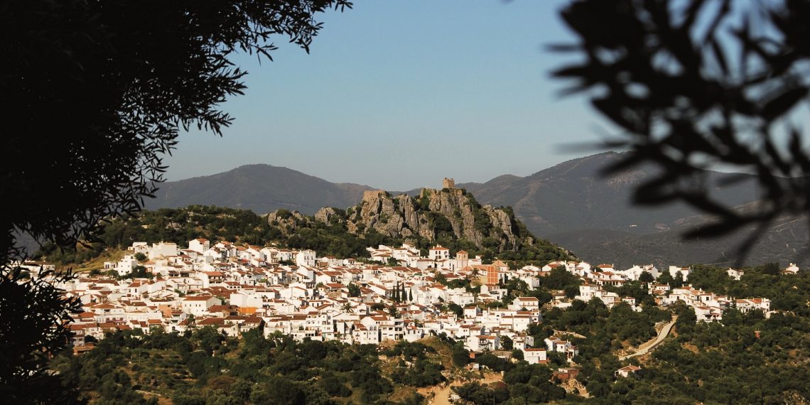 La Diputación plantea a la Junta facilitar el desarrollo de proyectos industriales en la Serranía de Ronda que no supongan impacto ambiental