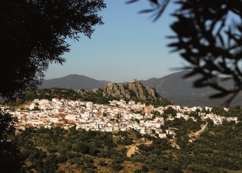 La Diputación plantea a la Junta facilitar el desarrollo de proyectos industriales en la Serranía de Ronda que no supongan impacto ambiental