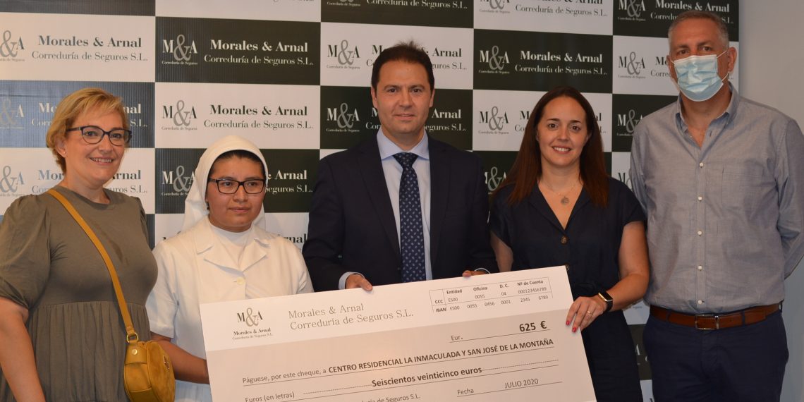 EL AYUNTAMIENTO DE RONDA ACOMPAÑA A LA CORREDURÍA DE SEGUROS MORALES Y ARNAL EN EL ACTO DE ENTREGA DE UN DONATIVO AL CENTRO RESIDENCIAL DE LA INMACULADA Y SAN JOSÉ DE LA MONTAÑA