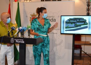 LA DIPUTACIÓN ENTREGA AL AYUNTAMIENTO EL BORRADOR DE LA INNOVACIÓN DEL PGOU PARA EL NUEVO APARCAMIENTO DEL BARRIO