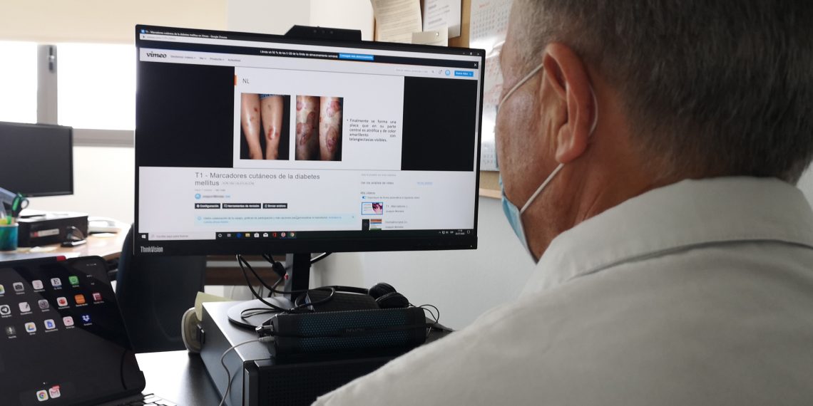 Más de 50 profesionales del Área Sanitaria Serranía de Málaga actualizan conocimientos en la atención al pie diabético