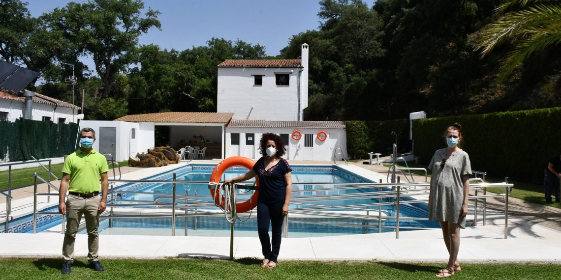 LA PISCINA MUNICIPAL DE GENALGUACIL INICIA LA TEMPORADA DE BAÑOS