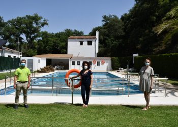 LA PISCINA MUNICIPAL DE GENALGUACIL INICIA LA TEMPORADA DE BAÑOS