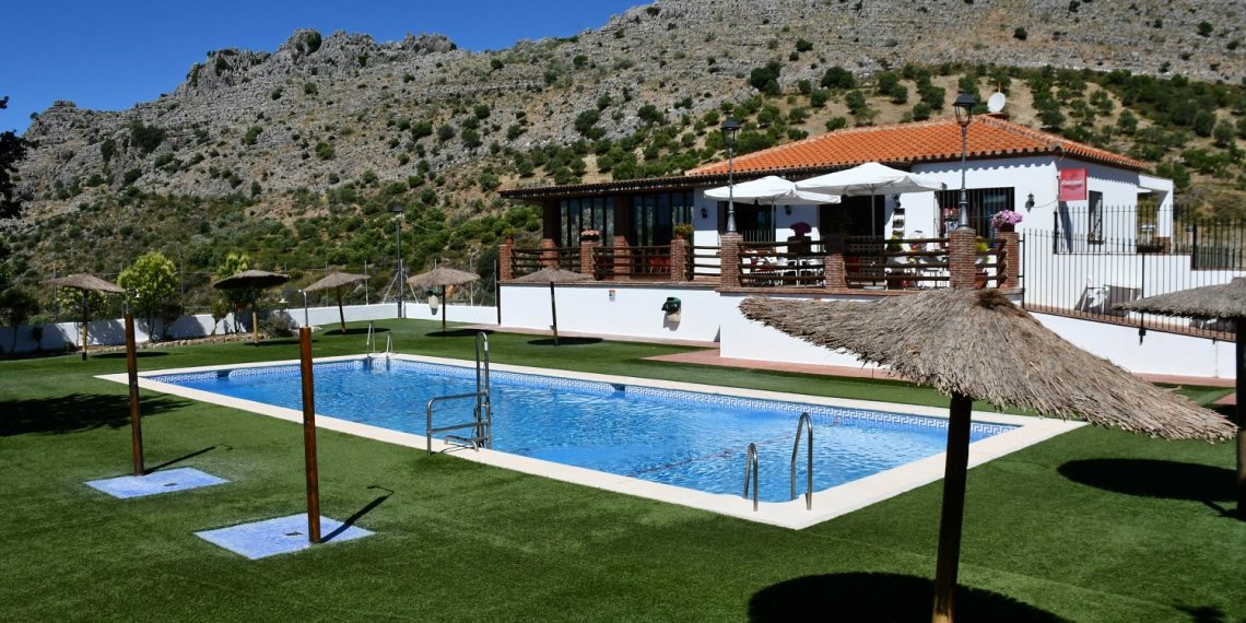 LA PISCINA MUNICIPAL DE CARTAJIMA DA LA BIENVENIDA AL VERANO