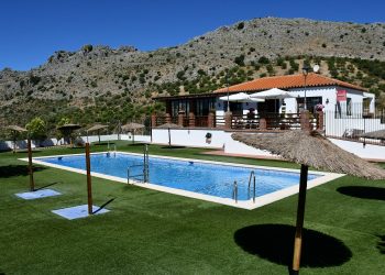 LA PISCINA MUNICIPAL DE CARTAJIMA DA LA BIENVENIDA AL VERANO