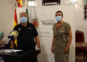 LA POLICÍA LOCAL PROPONE PARA SANCIÓN A 14 PERSONAS POR UN BOTELLÓN Y A 18 POR NO HACER USO DE LAS MASCARILLAS