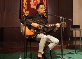 GRAN ACOGIDA DEL PÚBLICO A LA PRESENTACIÓN EN RONDA DEL DISCO ‘SER SIN SITIO’, DEL MALAGUEÑO CONDE