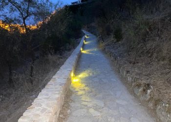 EL CAMINO DE ALBACAR YA CUENTA CON NUEVA ILUMINACIÓN NOCTURNA QUE COMENZÓ A FUNCIONAR EN LA JORNADA DE AYER