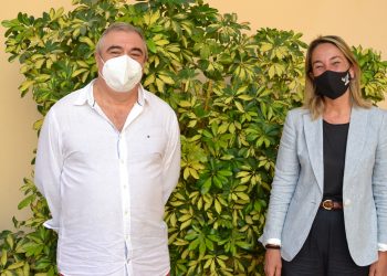 EL AYUNTAMIENTO SE UNE A LA CELEBRACIÓN DEL DÍA DE LOS FARMACÉUTICOS ILUMINANDO DE VERDE ESPACIOS MUNICIPALES