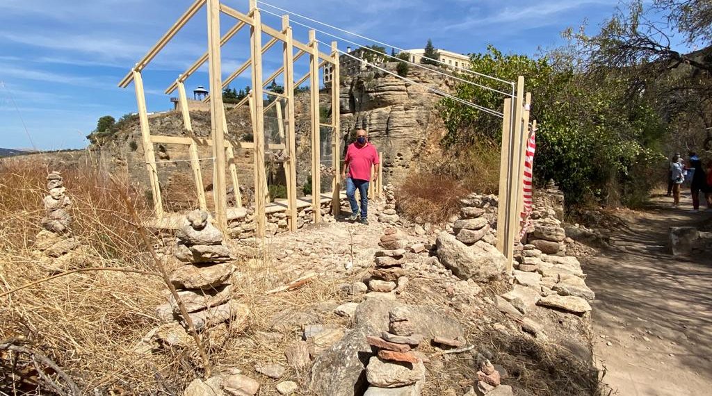 ALUMNOS DE LA ESCUELA DE ARQUITECTURA INSTALAN SUS PROPUESTAS EN EL CASCO HISTÓRICO COMO TRABAJO DE FIN DE MÁSTER