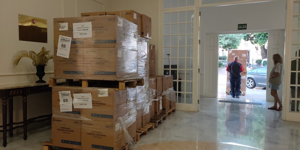 La Subdelegación del Gobierno distribuirá 532.000   mascarillas   a   los   ayuntamientos de Málaga y a entidades sociales