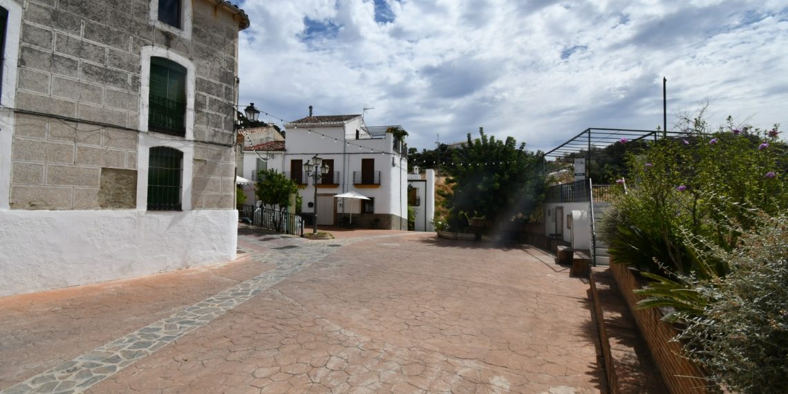 Alpandeire remodelará la plaza de Fray Leopoldo