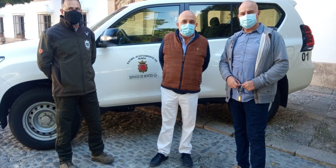 LA DELEGACIÓN DE MONTES PRESENTA UN NUEVO VEHÍCULO QUE MEJORA LOS RECURSOS DE ESTA CONCEJALÍA