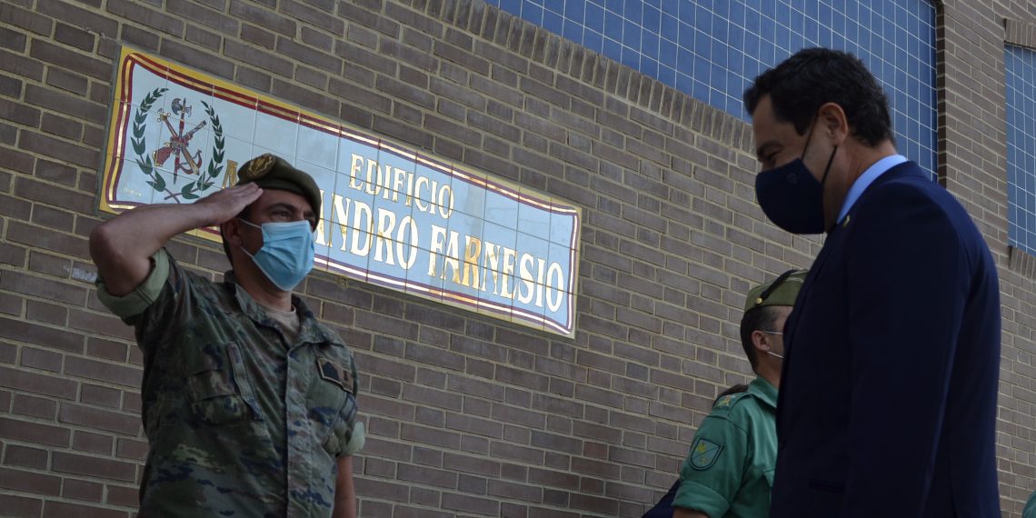 El Presidente de la Junta de Andalucía visita las unidades legionarias de Ronda