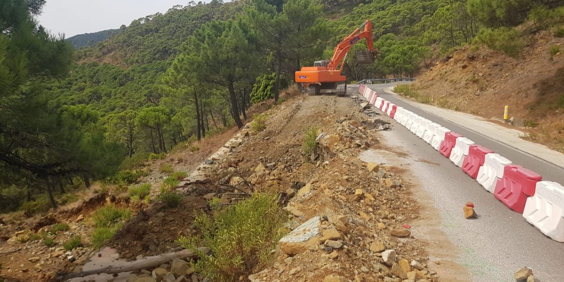 La Diputación invierte 474.000 euros en el arreglo de la carretera de acceso a Jubrique desde Peñas Blancas