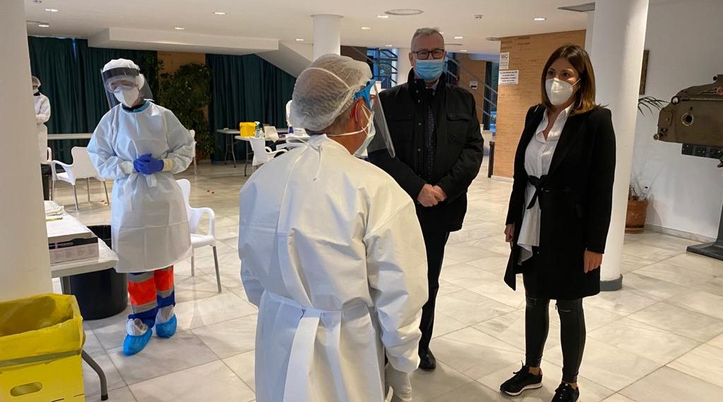 LA ALCALDESA INFORMA DE LOS DATOS DEL CRIBADO MASIVO EN RONDA DONDE SE HAN DETECTADO 65 CASOS POSITIVOS