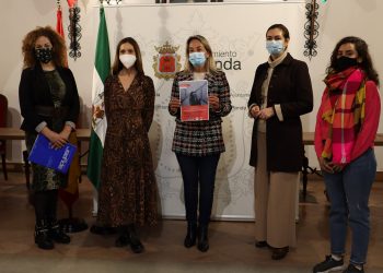 CULTURA PRESENTA ‘MUJERES AL FRENTE’ UNA MUESTRA FOTOGRÁFICA QUE SE VERÁ EN ESCAPARATES DE COMERCIOS LOCALES