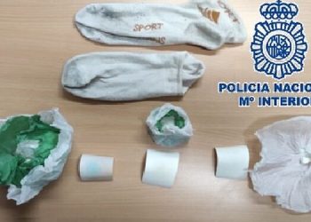 Detenido en Ronda un hombre con 98 gramos de cocaína ocultos en calcetines dentro de una caja