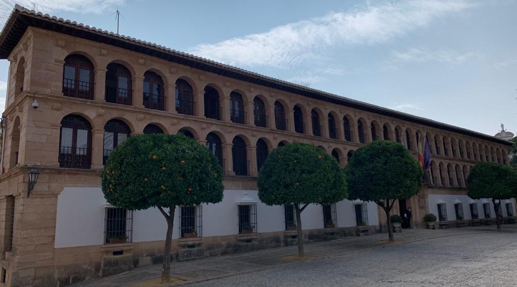 EL AYUNTAMIENTO APRUEBA EL PRESUPUESTO PARA 2021 Y CREA UNA PARTIDA DE AYUDAS DIRECTAS A COMERCIANTES DE 200.000 EUROS