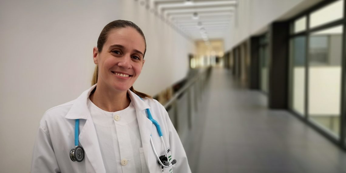 La médica de Urgencias del Hospital de Ronda Rocío Lorenzo recibe el premio al Mejor Expediente MIR 2020 de Medicina Familiar y Comunitaria