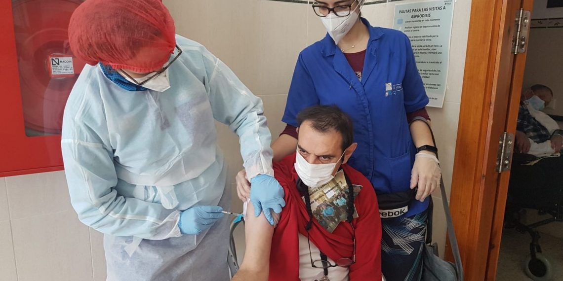 Asprodisis concluye el proceso de vacunación frente al coronavirus tras recibir la segunda dosis