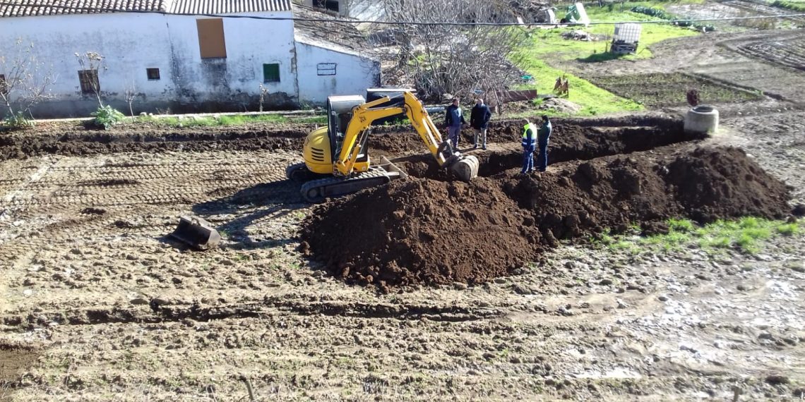 EL AYUNTAMIENTO INICIO LOS TRABAJOS DE ARREGLO DEL COLECTOR SUR EN LA ZONA DE NAVARES