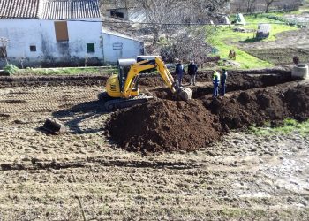 EL AYUNTAMIENTO INICIO LOS TRABAJOS DE ARREGLO DEL COLECTOR SUR EN LA ZONA DE NAVARES