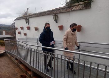 LA ALCALDESA VISITA LAS OBRAS DE REMODELACIÓN DEL PALACIO DE MONDRAGÓN