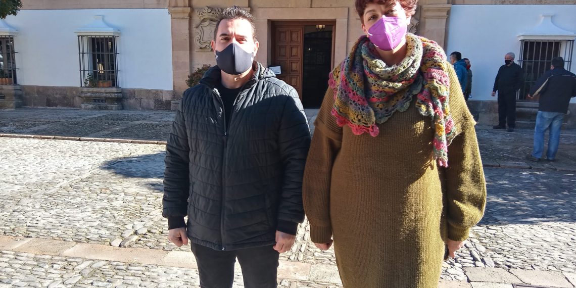 El PSOE de Ronda pide medidas para paliar el frío en las aulas por la aplicación del protocolo anti Covid