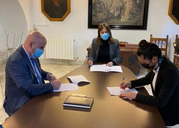 EL AYUNTAMIENTO DE RONDA CEDE A PARAUTA ELEMENTOS PARA MEJORAR LOS PROBLEMAS DE ABASTECIMIENTO DE ESTA LOCALIDAD