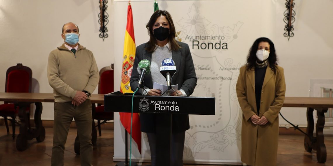 EL AYUNTAMIENTO AYUDARÁ CON 1.500 EUROS A CADA COMERCIANTE AFECTADO POR EL CIERRE DE SUS NEGOCIOS Y APOSTARÁ POR NUEVAS INVERSIONES